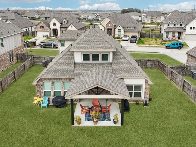 15014 Lake Shore Avenue, Mont Belvieu, TX 77523