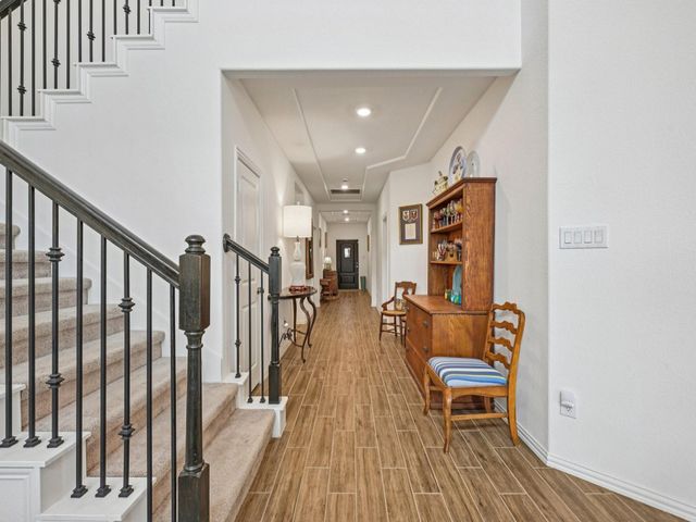 15014 Lake Shore Avenue, Mont Belvieu, TX 77523