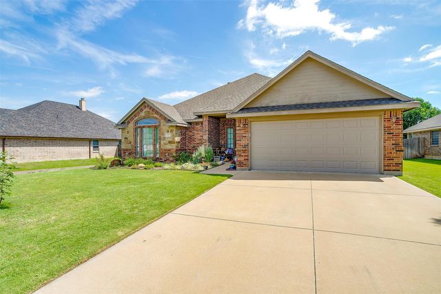 517 Hummingbird Trail, Crowley, TX 76036