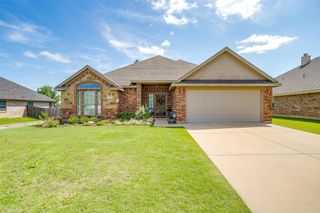 517 Hummingbird Trail, Crowley, TX 76036