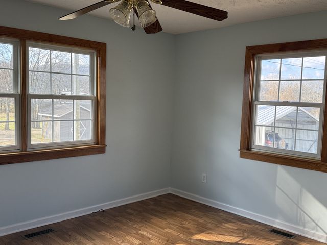 313 Murfreesboro Rd, Woodbury, TN 37190