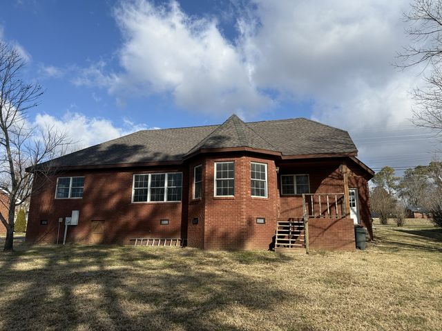 313 Murfreesboro Rd, Woodbury, TN 37190