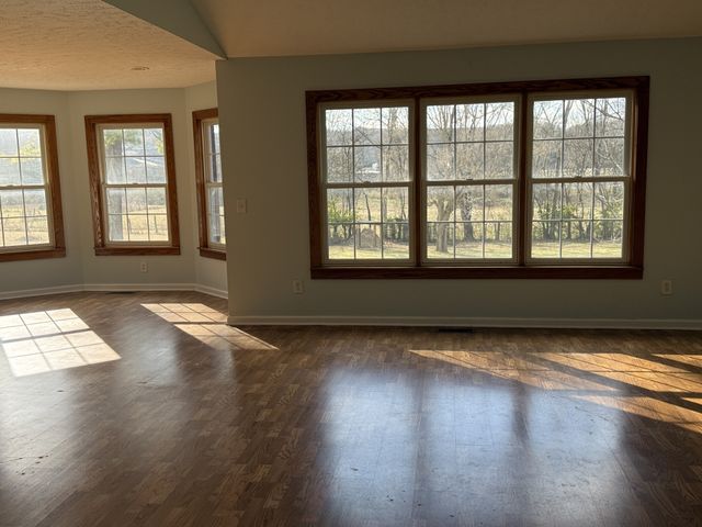 313 Murfreesboro Rd, Woodbury, TN 37190