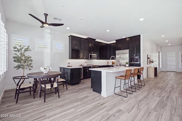 10401 E HELM Drive, Scottsdale, AZ 85255