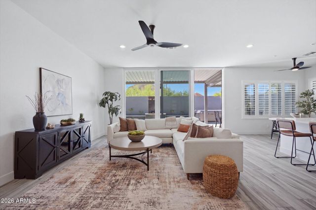 10401 E HELM Drive, Scottsdale, AZ 85255