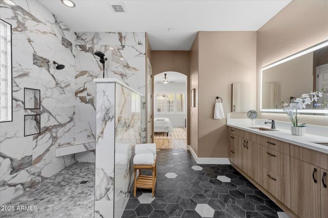 10401 E HELM Drive, Scottsdale, AZ 85255