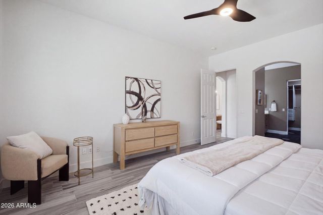 10401 E HELM Drive, Scottsdale, AZ 85255
