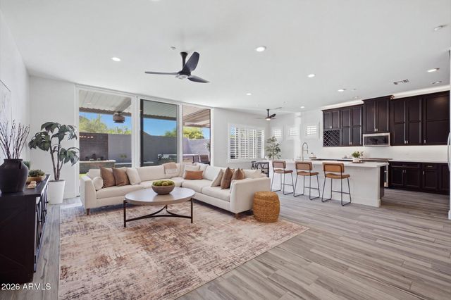 10401 E HELM Drive, Scottsdale, AZ 85255