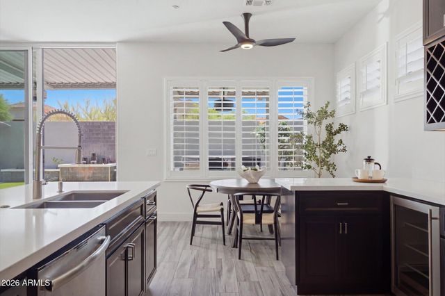 10401 E HELM Drive, Scottsdale, AZ 85255