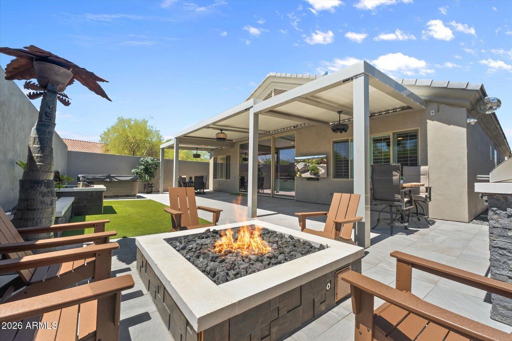 10401 E HELM Drive, Scottsdale, AZ 85255