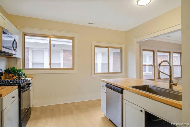 1484 Virginia Park Upper, Detroit, MI 48206