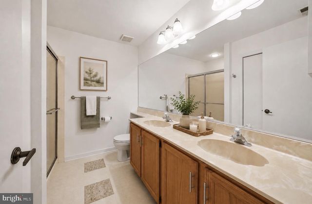 1704 AUGUSTA CIR, Mount Laurel, NJ 08054