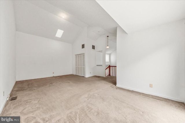 1704 AUGUSTA CIR, Mount Laurel, NJ 08054