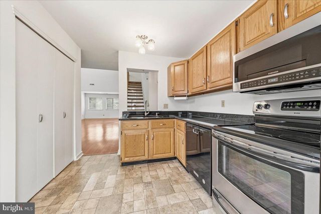 1704 AUGUSTA CIR, Mount Laurel, NJ 08054