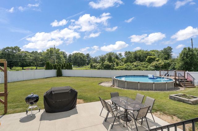 502 Gentile Court, Valparaiso, IN 46385