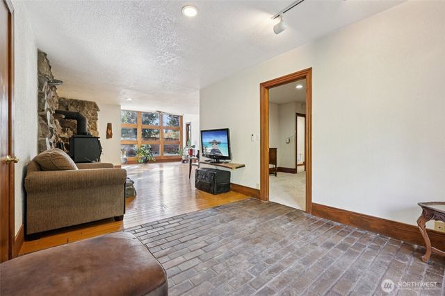 42102 264th Avenue SE, Enumclaw, WA 98022