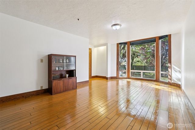 42102 264th Avenue SE, Enumclaw, WA 98022