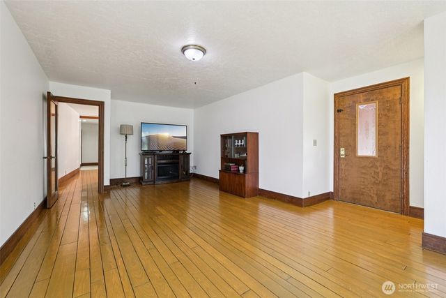 42102 264th Avenue SE, Enumclaw, WA 98022