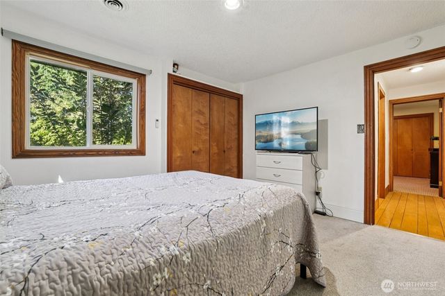 42102 264th Avenue SE, Enumclaw, WA 98022