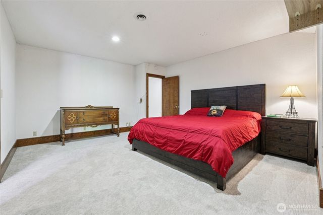 42102 264th Avenue SE, Enumclaw, WA 98022