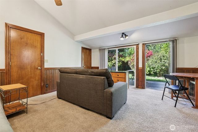 42102 264th Avenue SE, Enumclaw, WA 98022