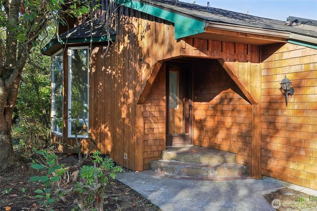 42102 264th Avenue SE, Enumclaw, WA 98022