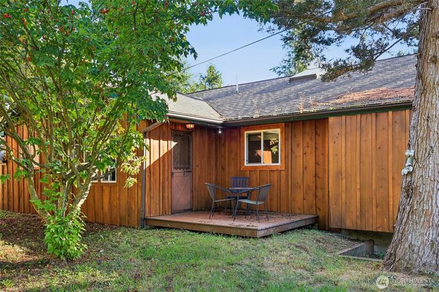 42102 264th Avenue SE, Enumclaw, WA 98022