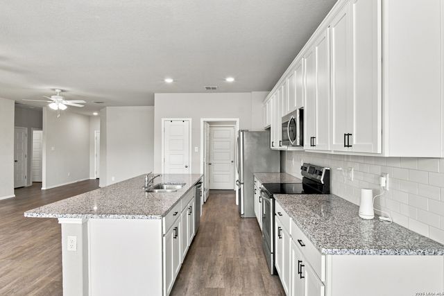 19916 Doc Holiday Dr, Lytle, TX 78052