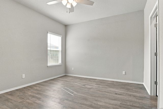19916 Doc Holiday Dr, Lytle, TX 78052