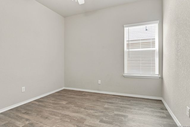 19916 Doc Holiday Dr, Lytle, TX 78052