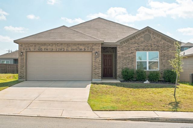19916 Doc Holiday Dr, Lytle, TX 78052