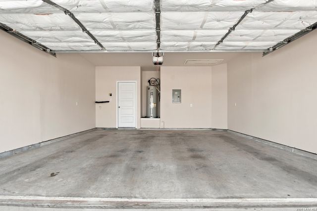 19916 Doc Holiday Dr, Lytle, TX 78052
