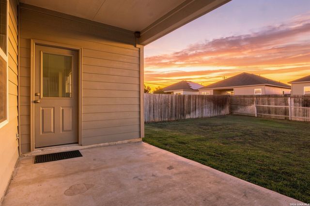 19916 Doc Holiday Dr, Lytle, TX 78052