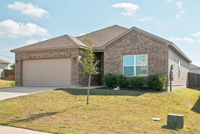 19916 Doc Holiday Dr, Lytle, TX 78052