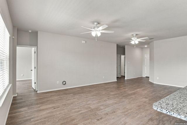 19916 Doc Holiday Dr, Lytle, TX 78052