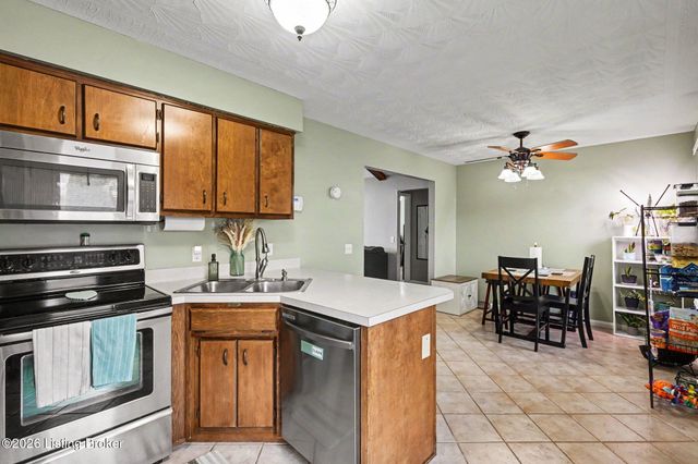 886 Stonehouse Rd, Bardstown, KY 40004