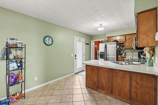 886 Stonehouse Rd, Bardstown, KY 40004