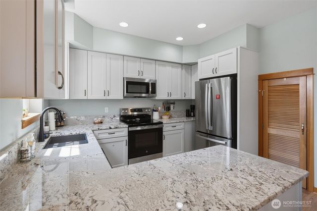 104 NE Whimbrel Lane, Poulsbo, WA 98370