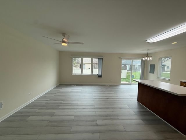 922 Bergera Street W, Braidwood, IL 60408