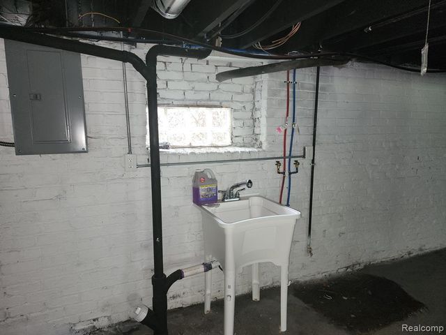 1645 Taylor Street, Detroit, MI 48206