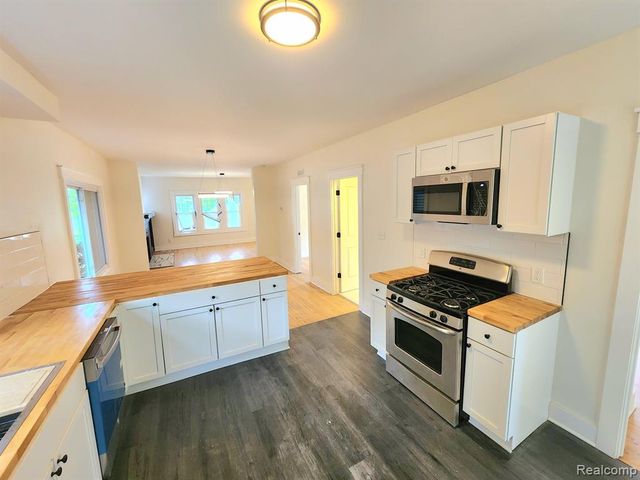 1645 Taylor Street, Detroit, MI 48206