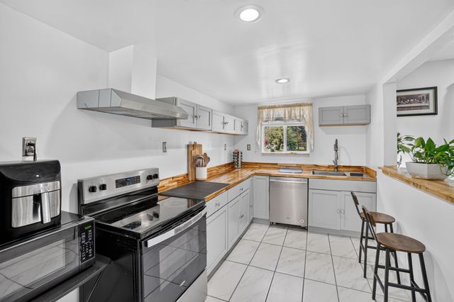 6140 Pinckney Road, Putnam Twp, MI 48169