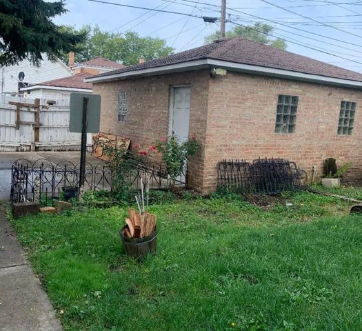 1638 S Central Avenue, Cicero, IL 60804