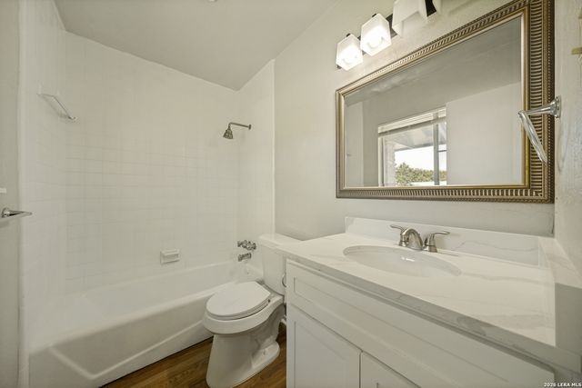 4240 CHESTNUTHILL DR, San Antonio, TX 78218
