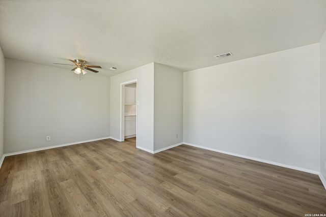 4240 CHESTNUTHILL DR, San Antonio, TX 78218