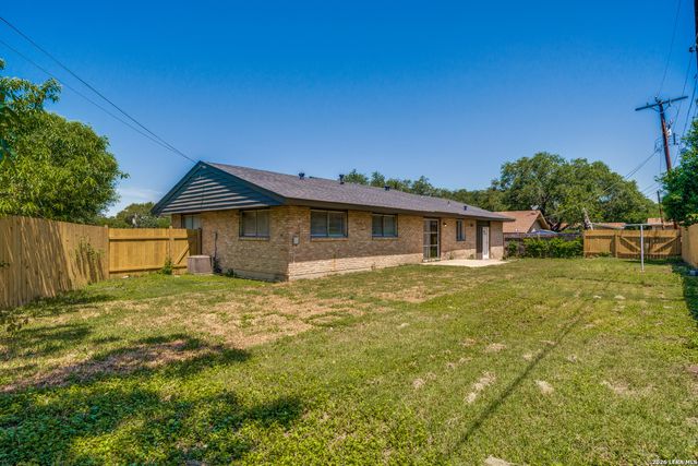 4240 CHESTNUTHILL DR, San Antonio, TX 78218