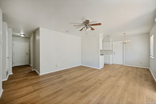 4240 CHESTNUTHILL DR, San Antonio, TX 78218