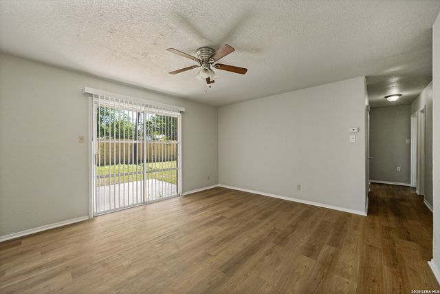 4240 CHESTNUTHILL DR, San Antonio, TX 78218