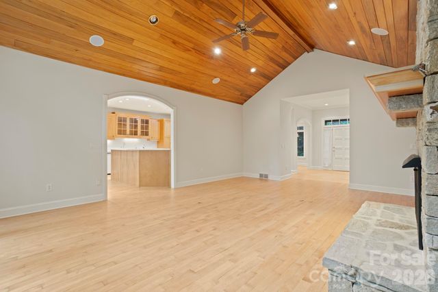 132 Berry Creek Drive, Flat Rock, NC 28731