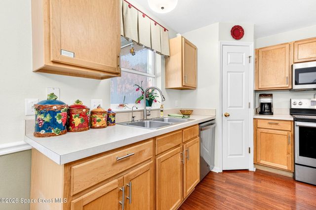2186 Spring Creek Circle NE, Palm Bay, FL 32905